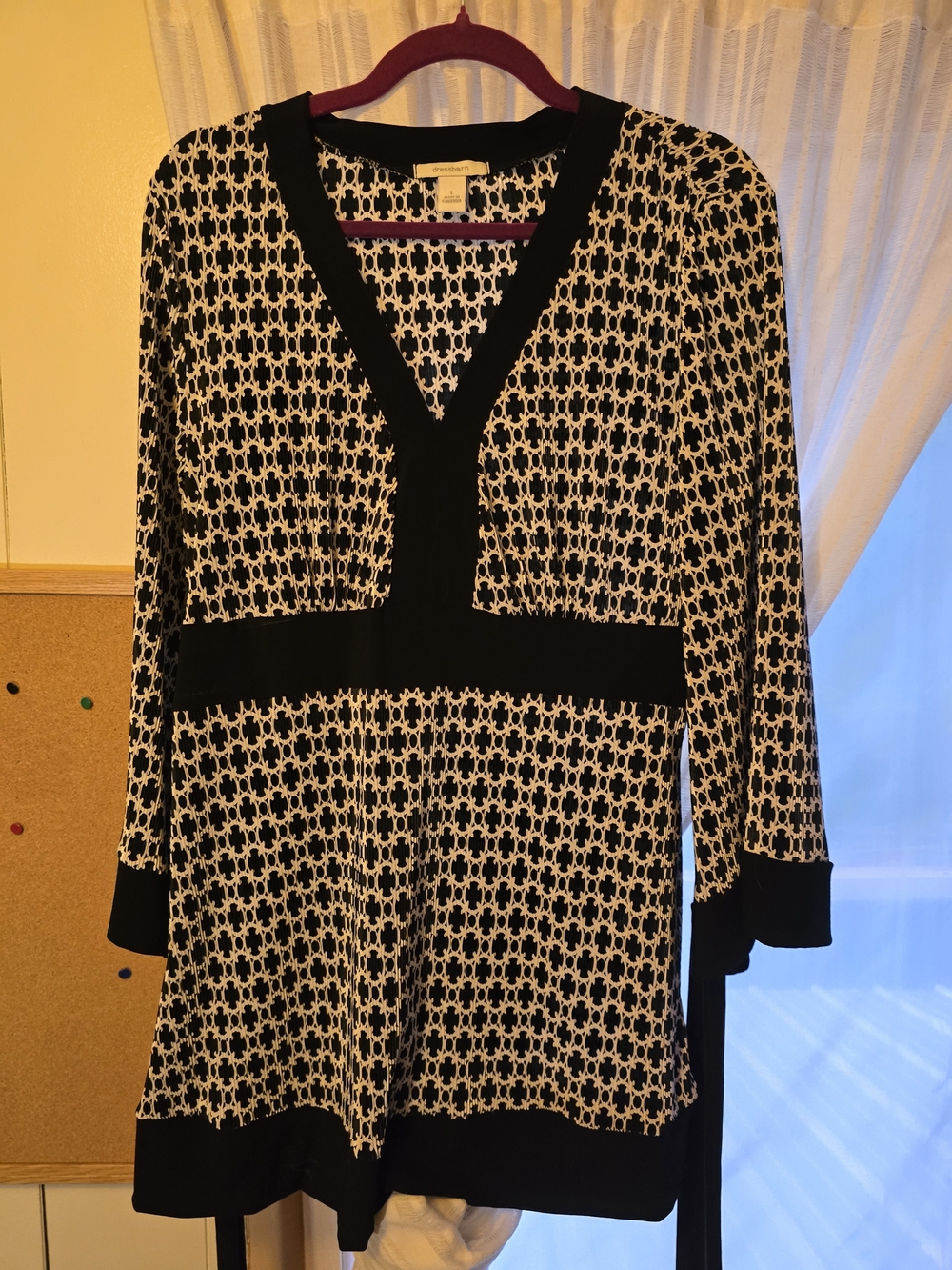 Dress Barn Black and Cream Geometric V-Neck Tunic
